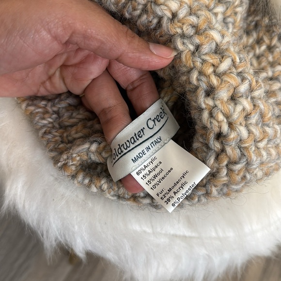 Coldwater Creek Pom Pom Made in Italy Wool Hat - Picture 2 of 2